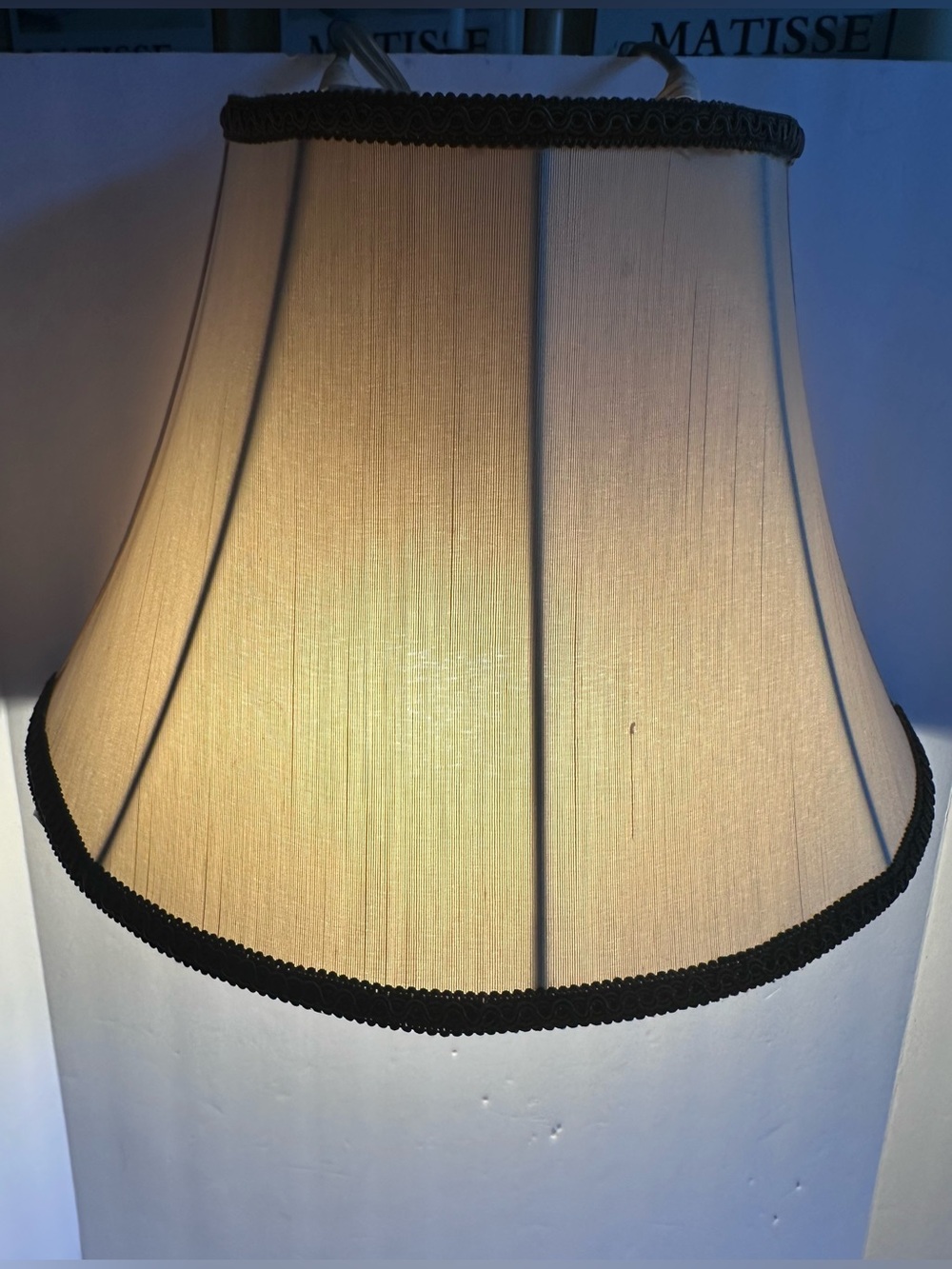 Over Bed Headboard Half Bell Lampshade LIGHT brass Pull cord Tan Brown Trim Vtg